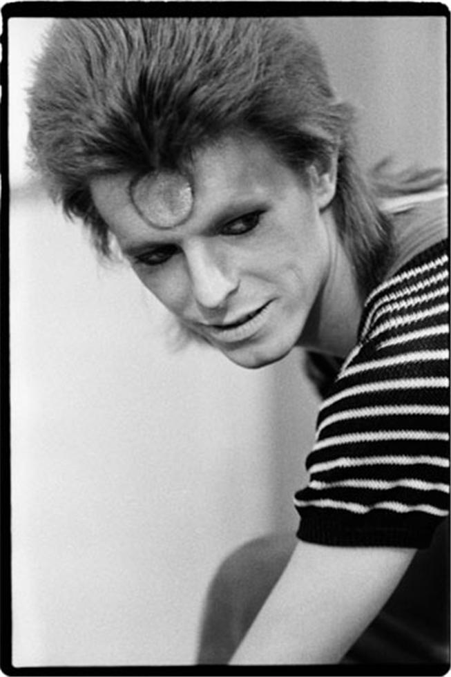 David Bowie photographed Backstage, 1973 by Mick Rock – LA MAISON