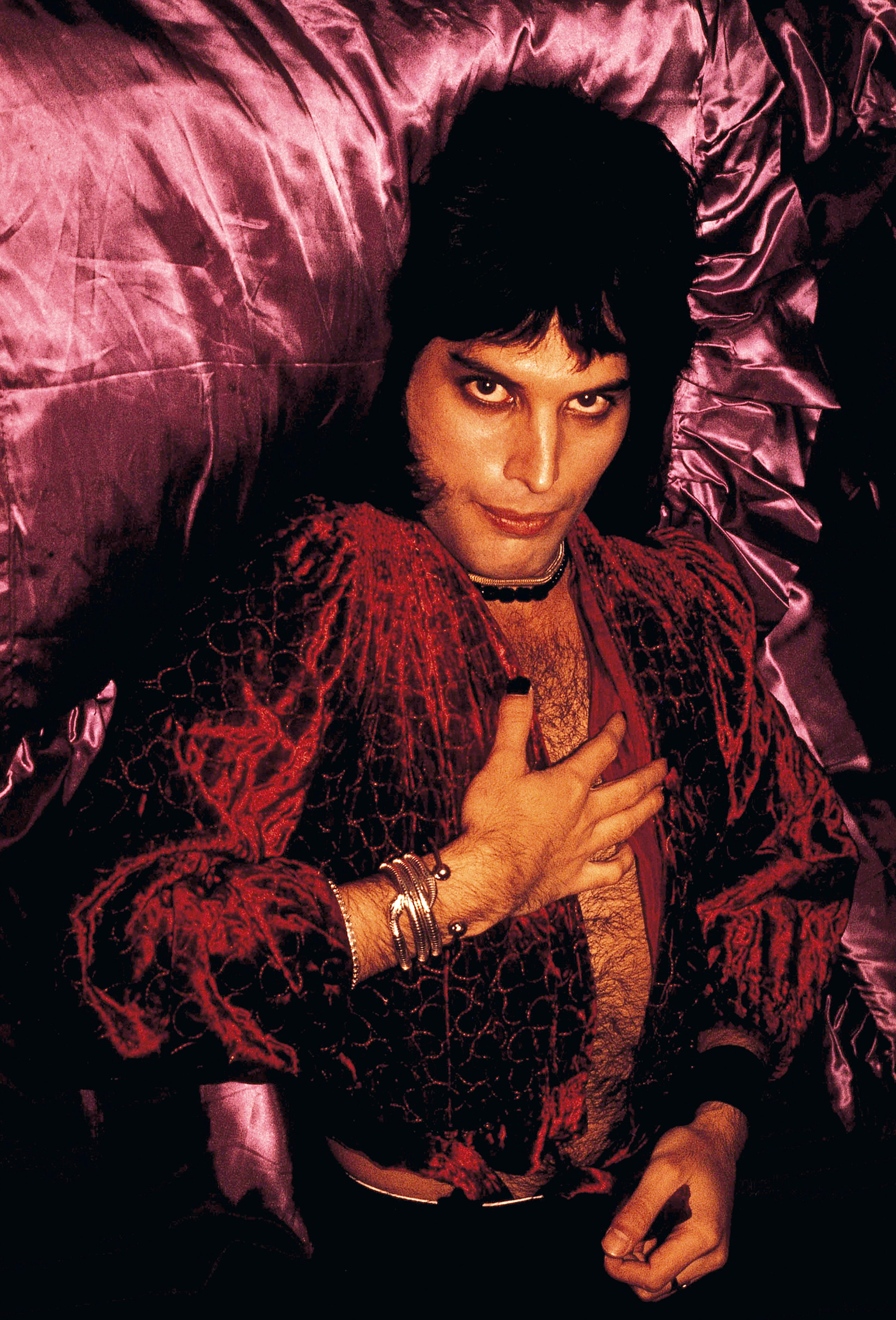 Freddie Mercury of Queen, London, 1974 – LA MAISON REBELLE