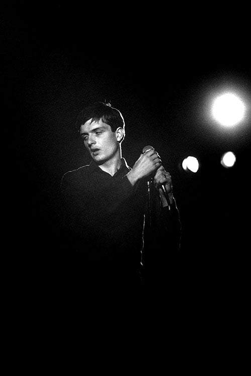 Ian Curtis of Joy Division, 1979. – LA MAISON REBELLE