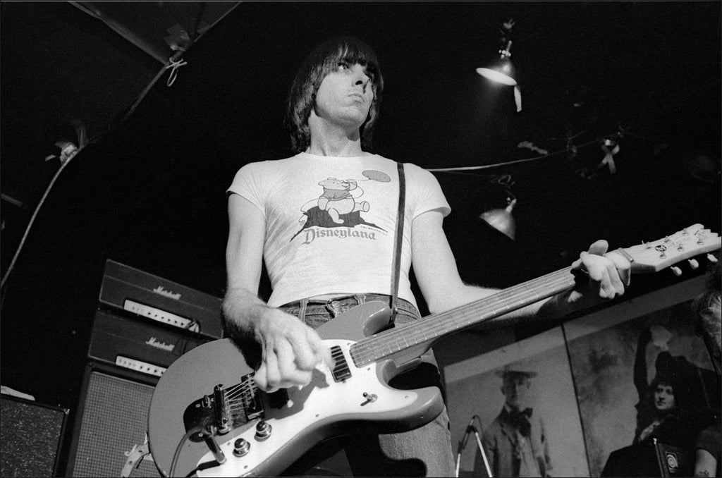 Johnny Ramone Playing Guitar, 1977 - LA MAISON REBELLE